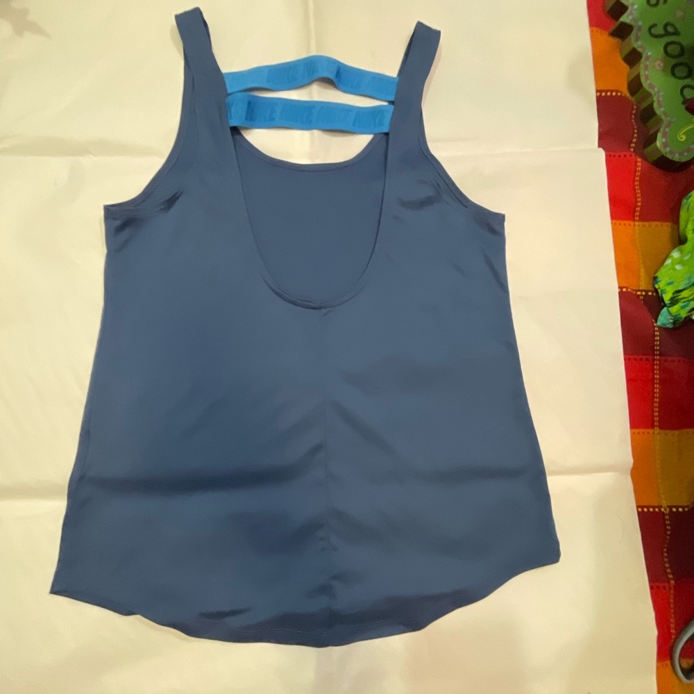 Nike workout tank tops